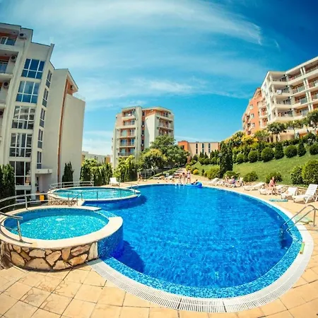 Crown Sea View 아파트