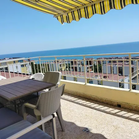 아파트 Crown Sea View *