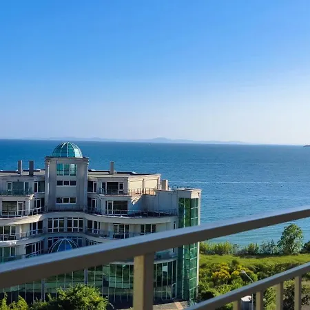 Imperial Sea View Apartment